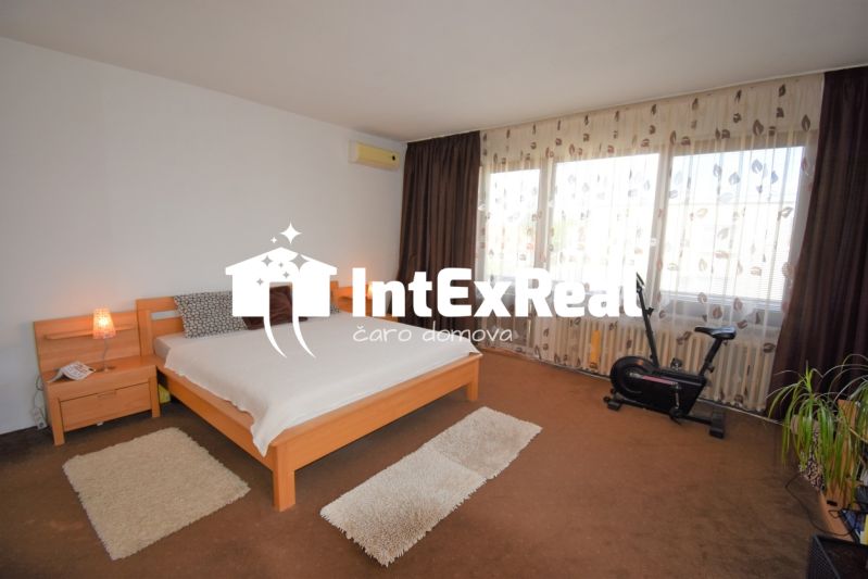 Dom snov, bazén, vinná pivnica, garáže, Mostová  - Dom so všetkým čo si môžeme priať, predaj, Mostová, viac na: https://reality.intexreal.sk/