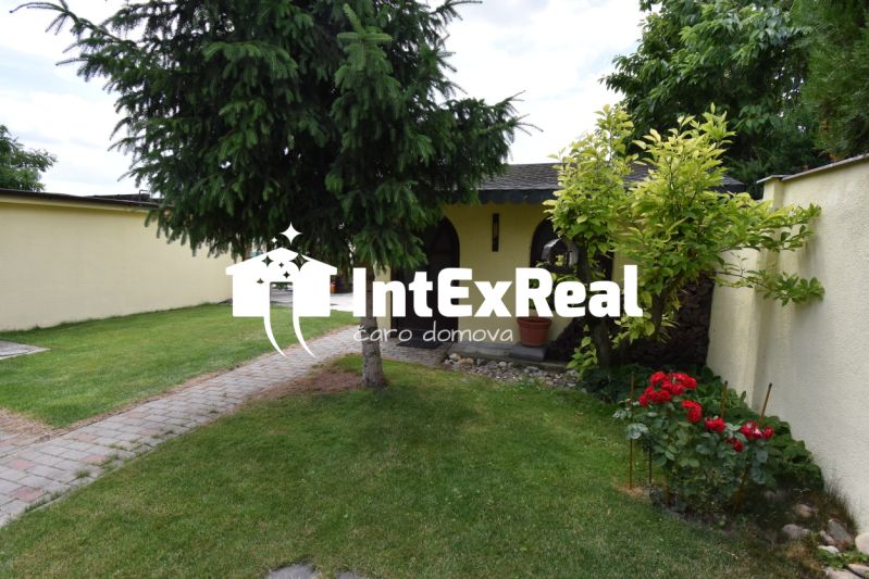 Dom snov, bazén, vinná pivnica, garáže, Mostová  - Dom so všetkým čo si môžeme priať, predaj, Mostová, viac na: https://reality.intexreal.sk/