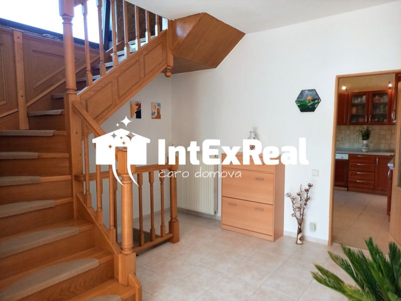 Dom snov, bazén, vinná pivnica, garáže, Mostová  - Dom so všetkým čo si môžeme priať, predaj, Mostová, viac na: https://reality.intexreal.sk/