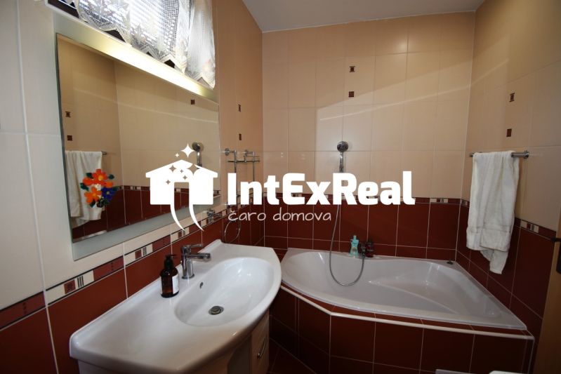 Dom snov, bazén, vinná pivnica, garáže, Mostová  - Dom so všetkým čo si môžeme priať, predaj, Mostová, viac na: https://reality.intexreal.sk/