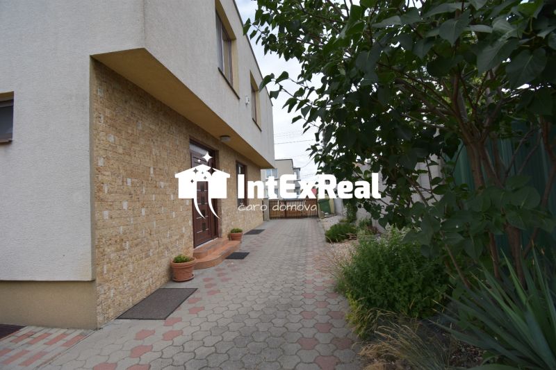 Dom snov, bazén, vinná pivnica, garáže, Mostová  - Dom so všetkým čo si môžeme priať, predaj, Mostová, viac na: https://reality.intexreal.sk/