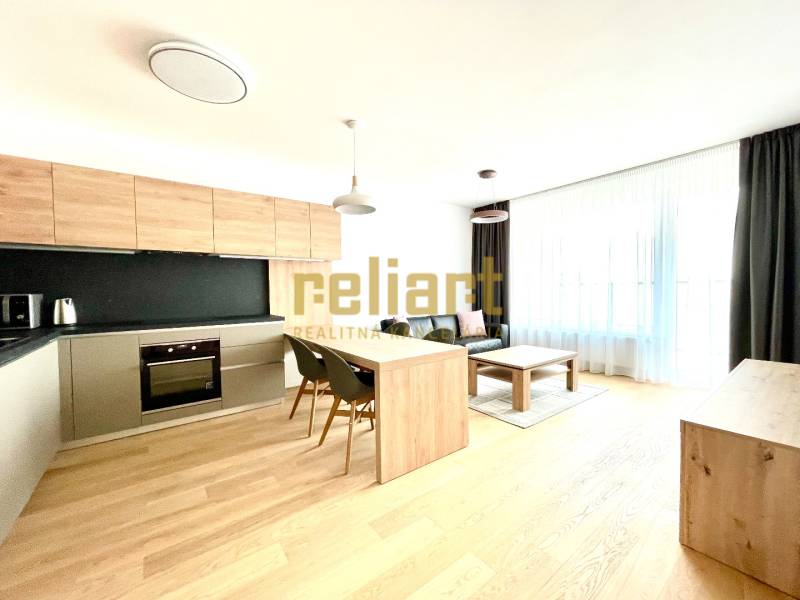 Eurovea: Na prenájom lux., zariadený, 2 byt/eng. text inside - 1