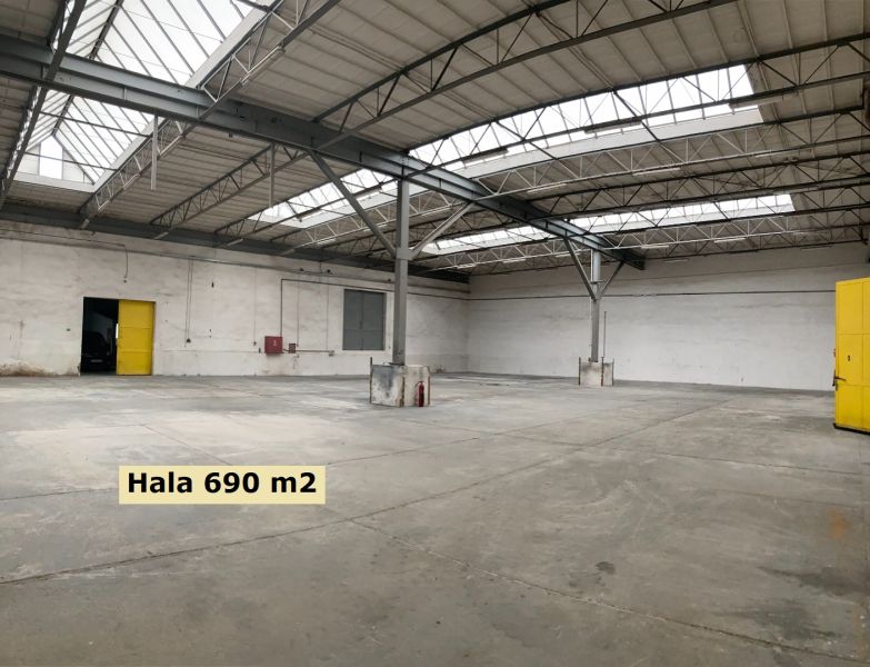 Výrobno-skladový areál, haly /so žeriavmi/, výborná dostupnosť k D1/R1 - 698375_3917e252a70b6e2561f4c388d17baa1a.jpg