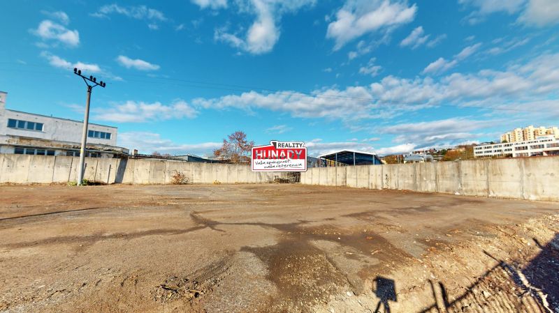 (2.500 m²) SPEVNENÁ PLOCHA SO SIEŤAMI