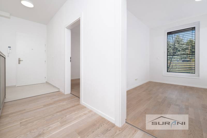 Na prenájom 4-izb. byt,121m2,terasa,parkovanie, Šafránová - 9.jpg