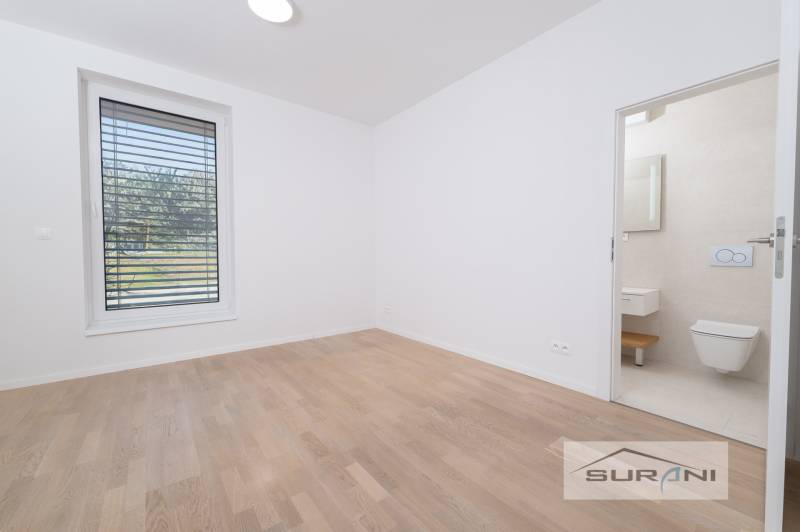 Na prenájom 4-izb. byt,121m2,terasa,parkovanie, Šafránová - 10.jpg