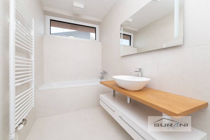 Na prenájom 4-izb. byt,121m2,terasa,parkovanie, Šafránová - 11.jpg