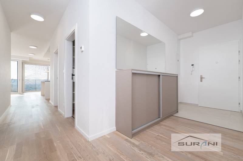 Na prenájom 4-izb. byt,121m2,terasa,parkovanie, Šafránová - 16.jpg