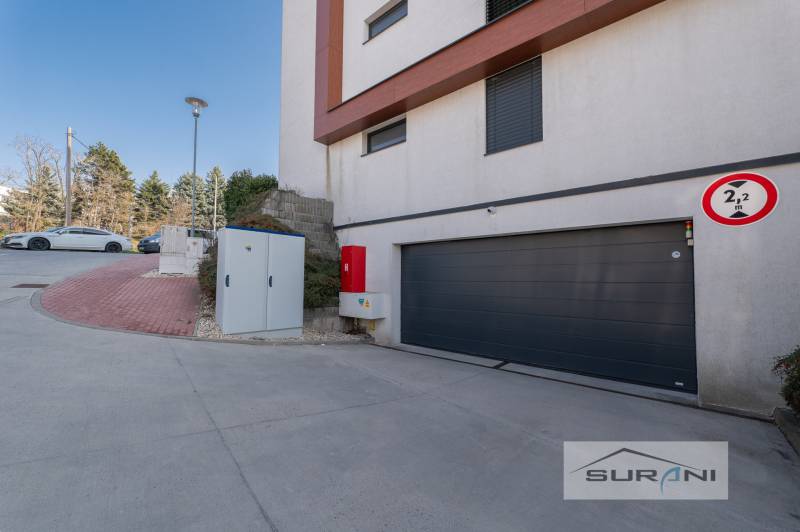 Na prenájom 4-izb. byt,121m2,terasa,parkovanie, Šafránová - 13.jpg