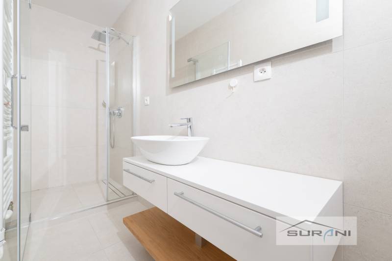 Na prenájom 4-izb. byt,121m2,terasa,parkovanie, Šafránová - 21.jpg