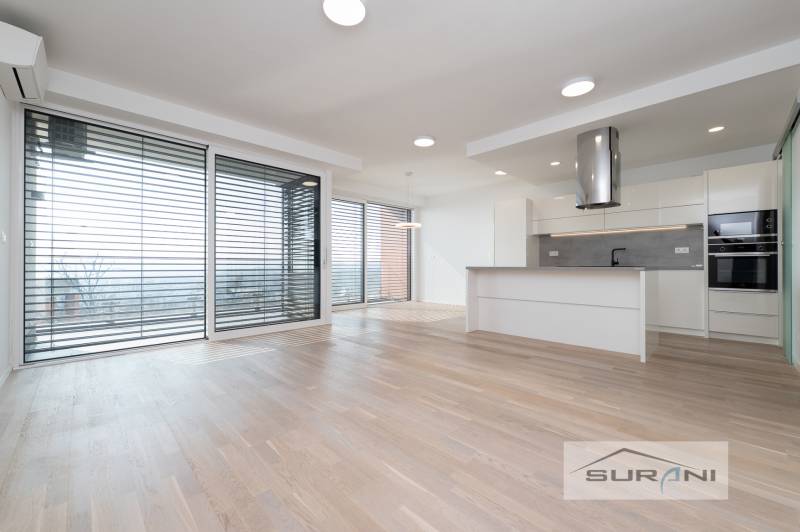 Na prenájom 4-izb. byt,121m2,terasa,parkovanie, Šafránová - 3.jpg