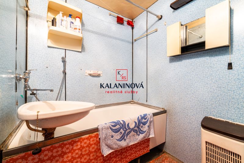 PREDANÉ EXKLUZÍVNE: 3 izbový byt, ulica Postupimská, Košice - Furča - DSC01868-HDR.jpg