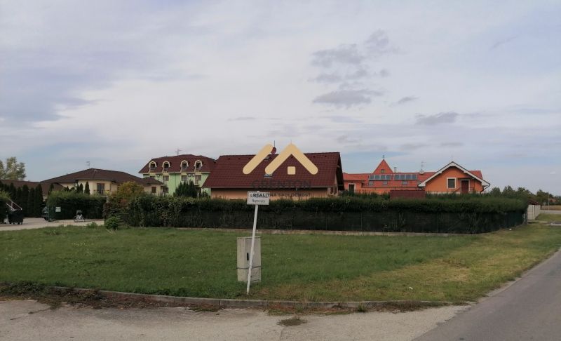 Na predaj pozemok pri kúpalisku vo Veľkom Mederi s projektom