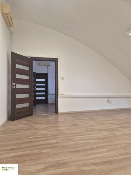 Na prenájom kancelárske priestory v budove EURODOM Košice - 305 b I..jpg