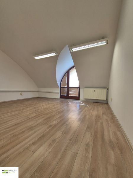 Na prenájom kancelárske priestory v budove EURODOM Košice - 305 B II.jpg