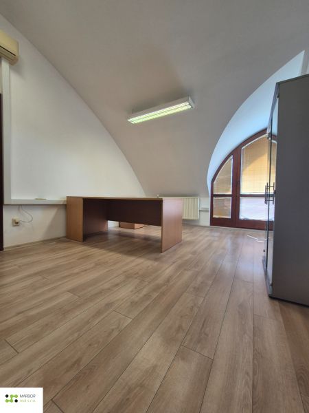 Na prenájom kancelárske priestory v budove EURODOM Košice - 305 A.jpg