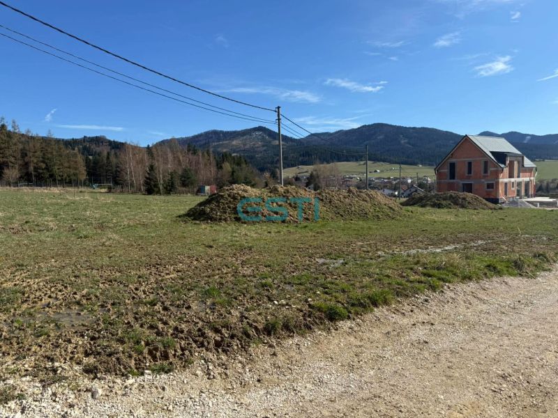 Investičný pozemok 2215 m2, budúca výstavba plánovaná - KUNERAD