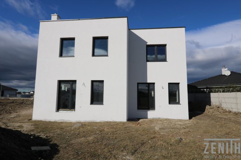 PREDAJ- 4 izbový rodinný dom so slnečným pozemkom, Hrubá Borša