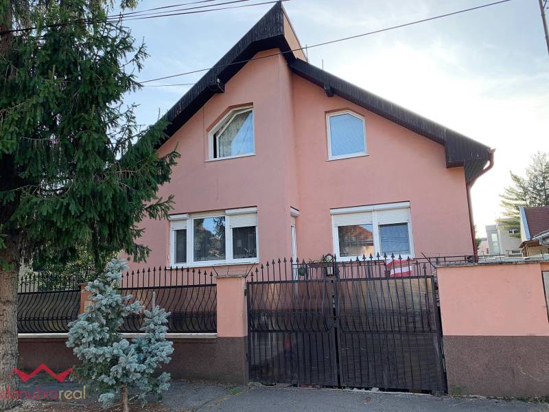 Rodinný dom na predaj v Komárne, Sabina Hupschova Danubioreal, Komárno, 0908636096