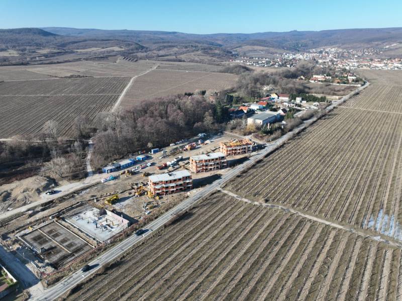 Premiova NOVOSTAVBA v Pezinku - vyhlad smer limbach.jpg