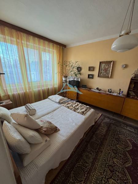 Na predaj 3 izbový byt na prízemí v centre mesta Šahy. - IMG_1420.jpeg