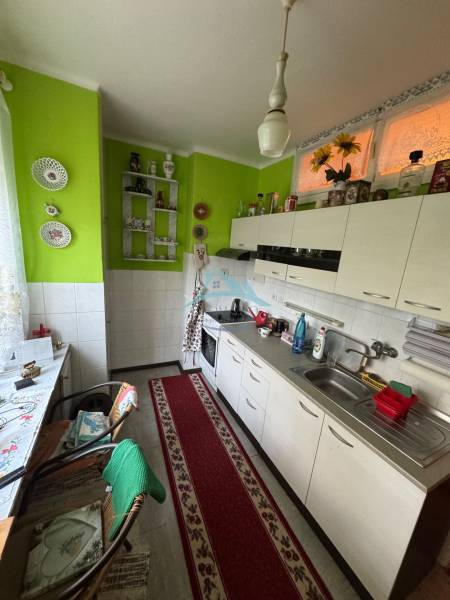 Na predaj 3 izbový byt na prízemí v centre mesta Šahy. - IMG_1431.jpeg