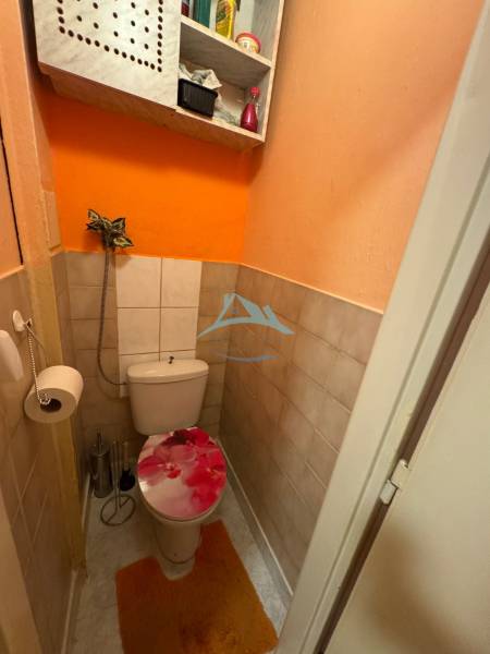 Na predaj 3 izbový byt na prízemí v centre mesta Šahy. - IMG_1422.jpeg