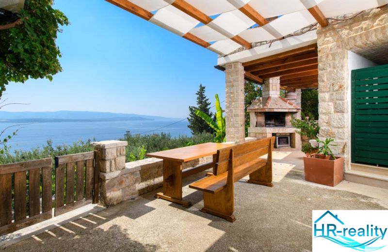 ☀Brač(HR) – Tradičné rodinné sídlo s výhľadom na more!