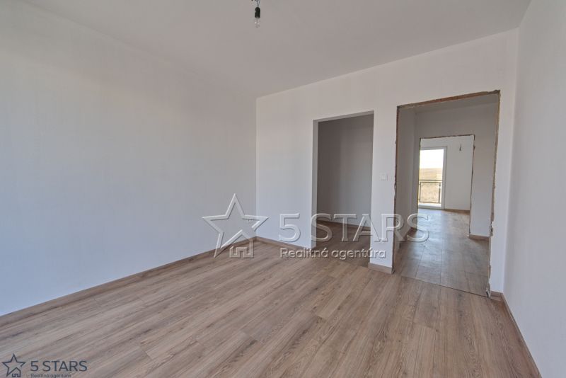 Novostavba 4 izb. RD „ J“, Mníchovská alej - rodinny dom-mnichovska alej-5starsreality-14.jpg