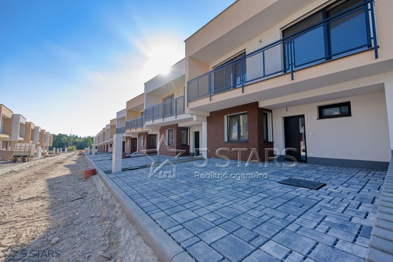 Novostavba 4 izb. RD „ J“, Mníchovská alej - rodinny dom-mnichovska alej-5starsreality-1.jpg