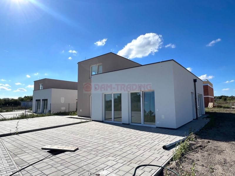** NOVOSTAVBY NA PREDAJ ** 4 izbové byty v dvojdome, ÚP 94m2 a 84m2