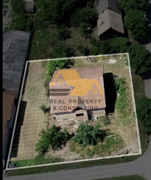 Predám pozemok s rozostavaným domom v Hurbanove