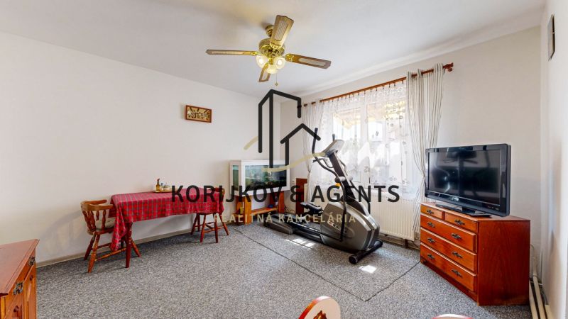 PREDAJ, 6 izbový RD na ulici Hurbanová, Snina - Ing-Lubomir-Korijkov-Snina-07272024_113426 veľkej veľkosti.jpeg