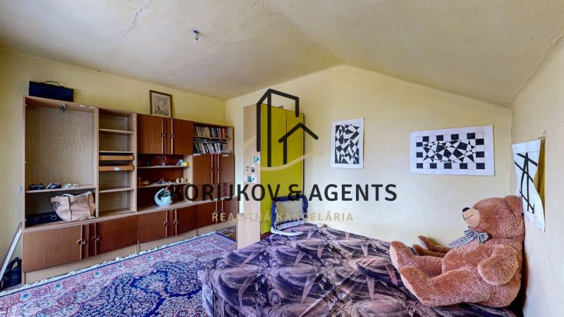 PREDAJ, 6 izbový RD na ulici Hurbanová, Snina - Ing-Lubomir-Korijkov-Snina-07272024_114106 veľkej veľkosti.jpeg
