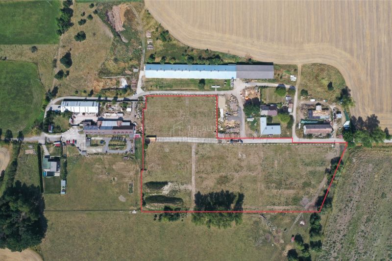 Ponúkame na predaj Zastavanú plochu a nádvorie 25681 m2 v Mošovciach