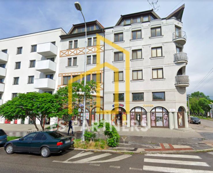Prenájom podkrovného 1-izb. bytu (40 m²) v centre Komárna, Petöfiho ul