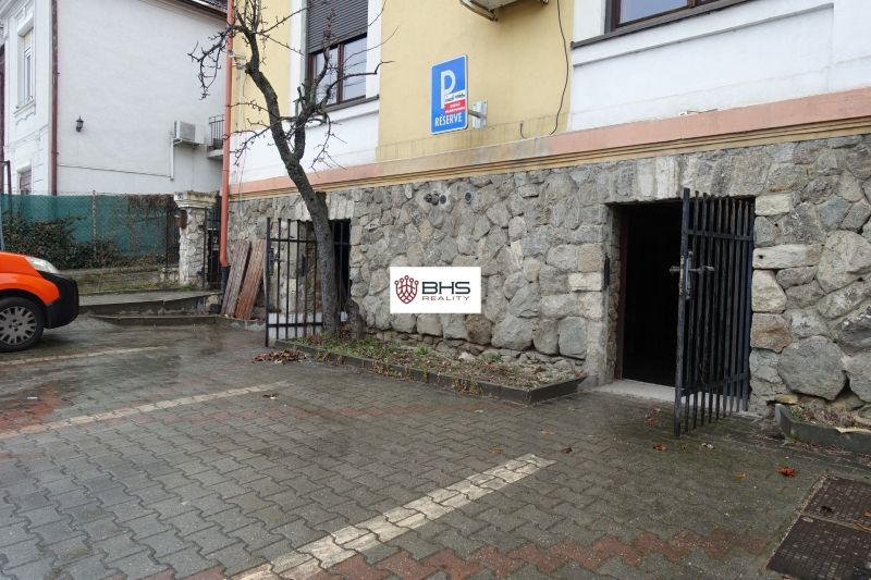 PRENÁJOM – parkovacie státia, Jaskový rad, Bratislava III