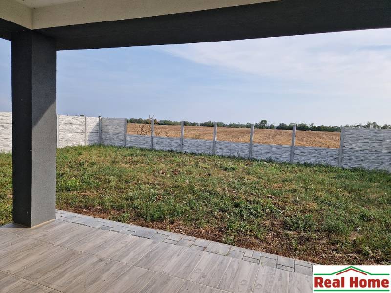 NOVOSTAVBA - VÝBORNÝ 4-izbový dom v Senci. - 20240827_164815.jpg