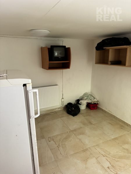 Výrobné haly s administratívou a rozľahlým pozemkom. - -66b4a30f3e3f4f5627601d77.jpg