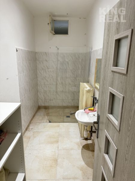 Výrobné haly s administratívou a rozľahlým pozemkom. - -66b4a30e0435d42efb419770.jpg