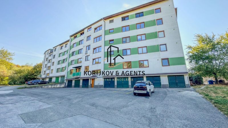 PREDAJ, priestranný 4 izb. byt na Adlerovej ulici s garážou, KE