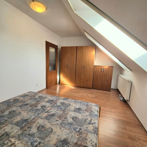 Veľký 2 izbový zariadený  byt na dlhodobý prenájom v centre s balkónom - 20241028_123015.jpg