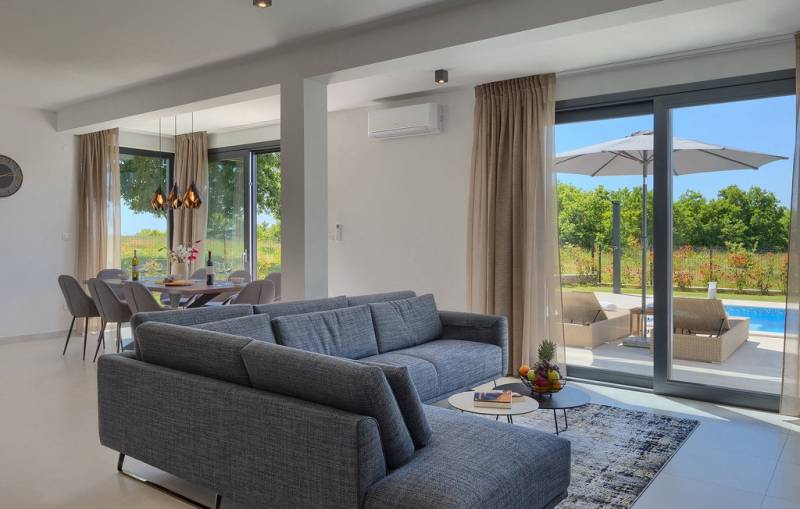 CHORVÁTSKO - Krásna moderná vila s garážou - POREČ - 30.jpg