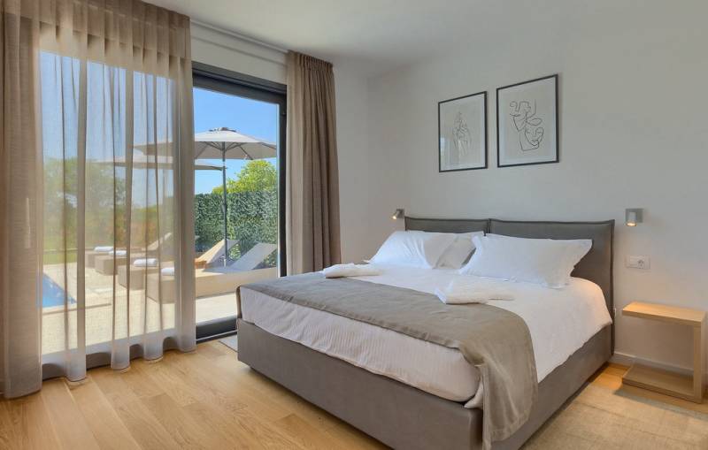 CHORVÁTSKO - Krásna moderná vila s garážou - POREČ - 40.jpg