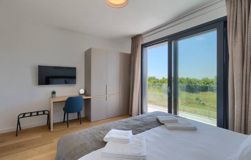 CHORVÁTSKO - Krásna moderná vila s garážou - POREČ - 49.jpg