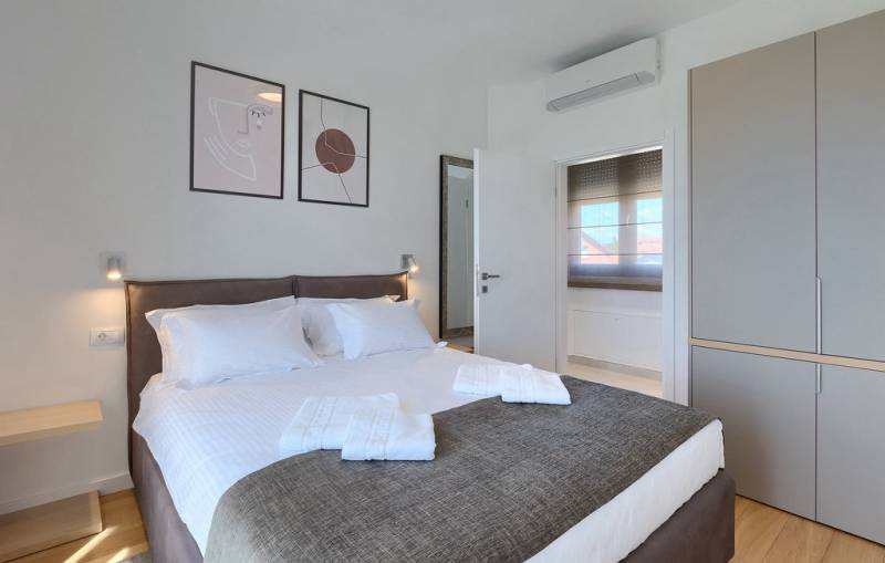 CHORVÁTSKO - Krásna moderná vila s garážou - POREČ - 43.jpg