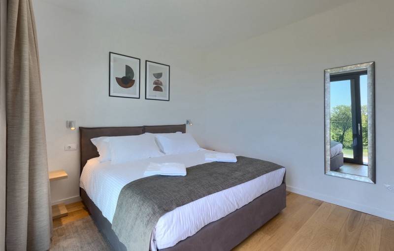 CHORVÁTSKO - Krásna moderná vila s garážou - POREČ - 50.jpg