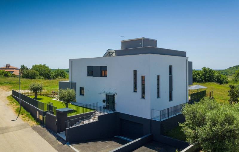 CHORVÁTSKO - Krásna moderná vila s garážou - POREČ - 25.jpg