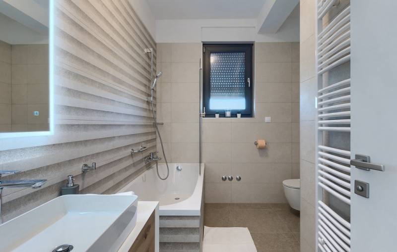 CHORVÁTSKO - Krásna moderná vila s garážou - POREČ - 56.jpg