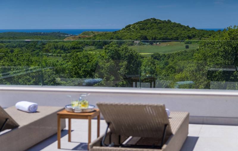 CHORVÁTSKO - Krásna moderná vila s garážou - POREČ - 02.jpg